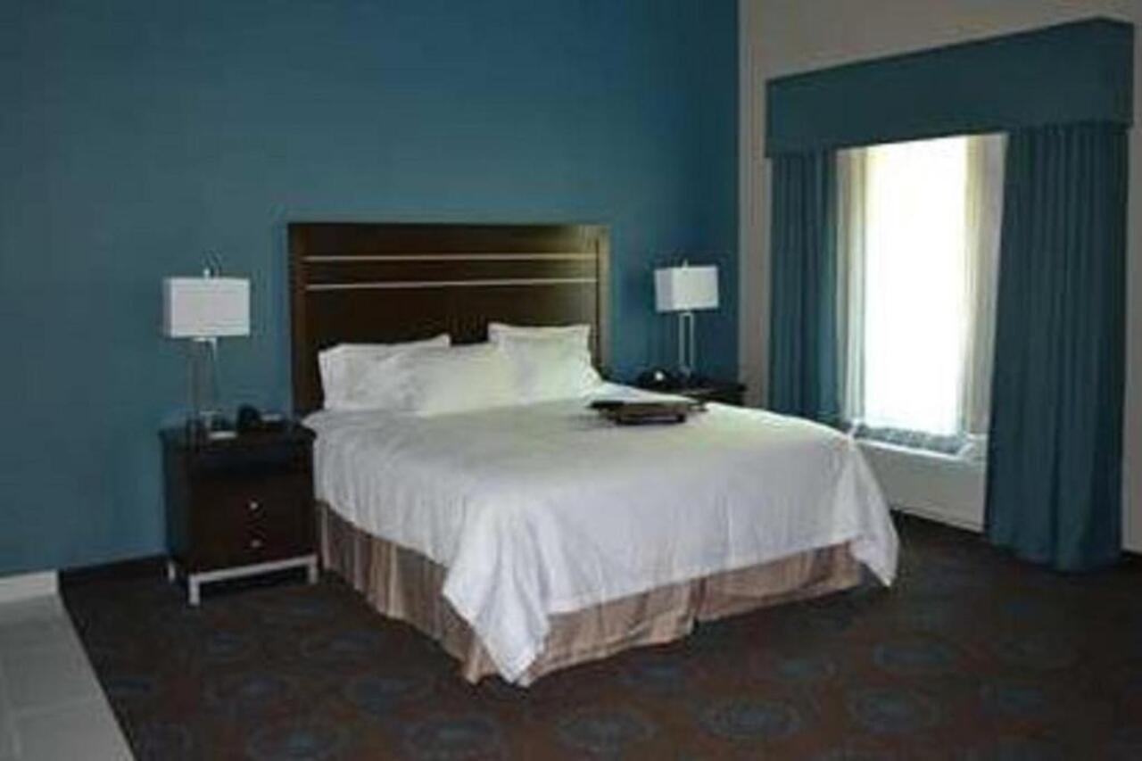 Hampton Inn&Suites Aberdeen/APG South Edgewood Exterior foto
