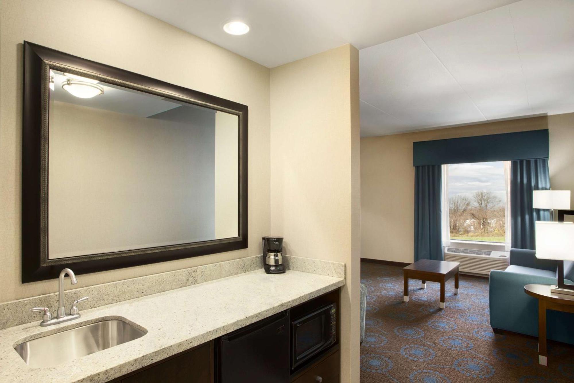 Hampton Inn&Suites Aberdeen/APG South Edgewood Exterior foto